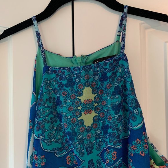 Women's Dress - Picture 3 of 3